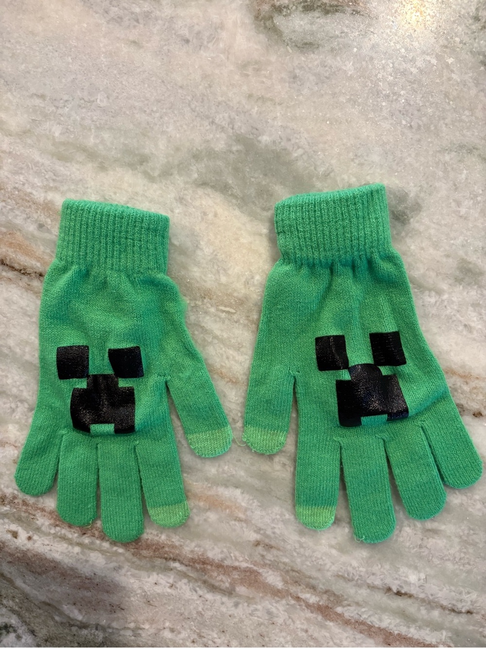 Kids Green Minecraft Knit Gloves